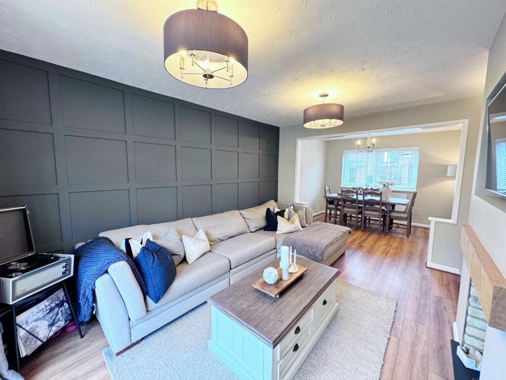 Lounge 2.jpg