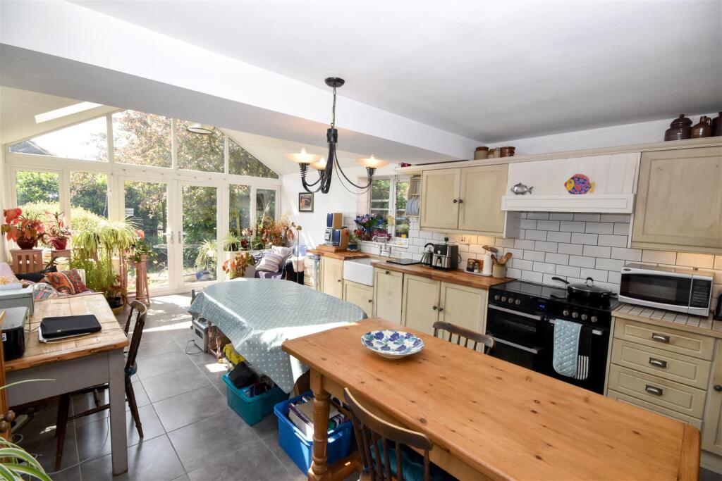 OPEN PLAN DINING KITCHEN