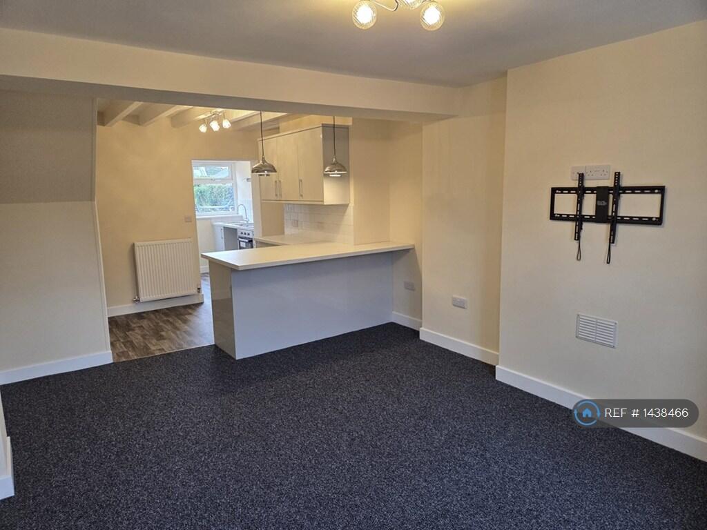 Lounge / Diner - View To Rear