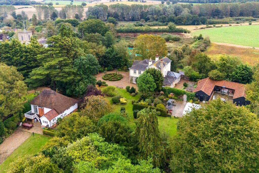Hacheston Lodge -...