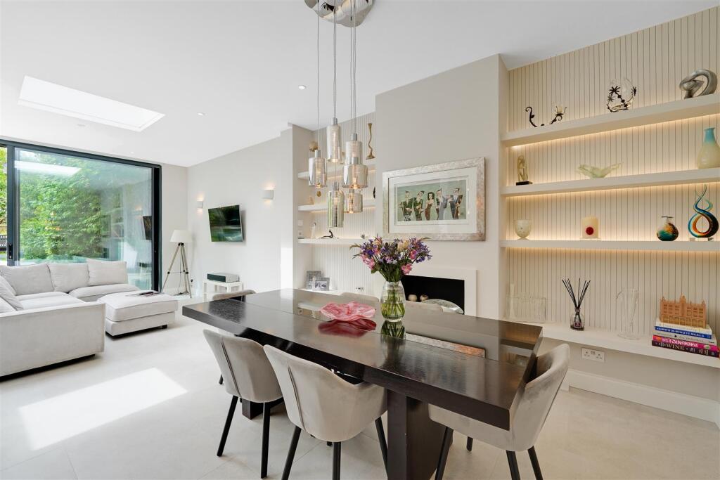 07-8d9b83629-AP-J2IZ6V-9 Vallis Way-19.jpg