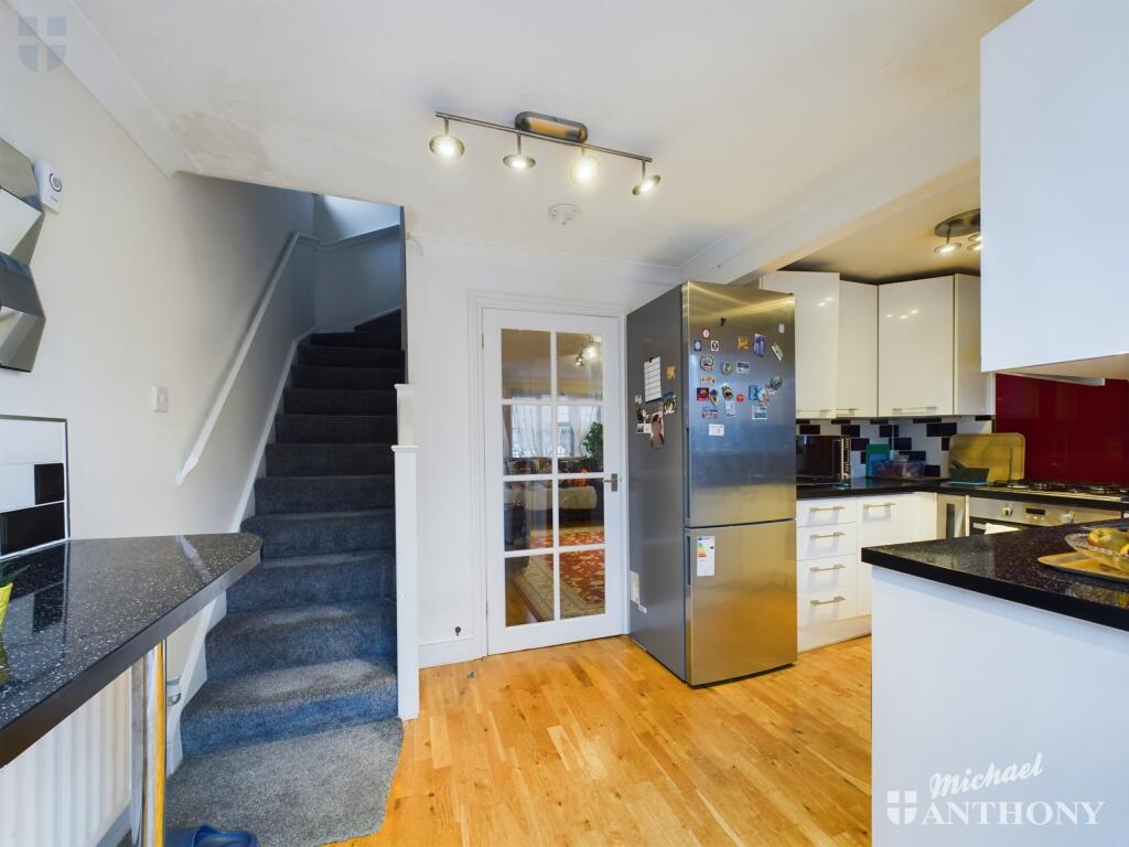 CAM03218G0-PR0379-STILL006