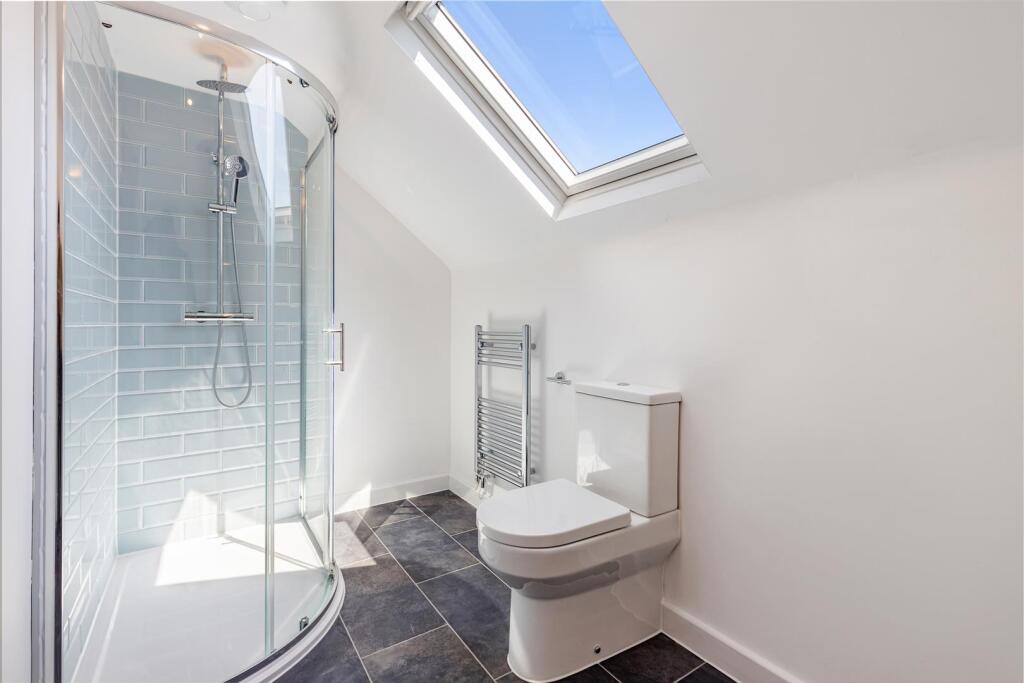 A23 - 3 Manor Bend Galmpton - 250611.jpg