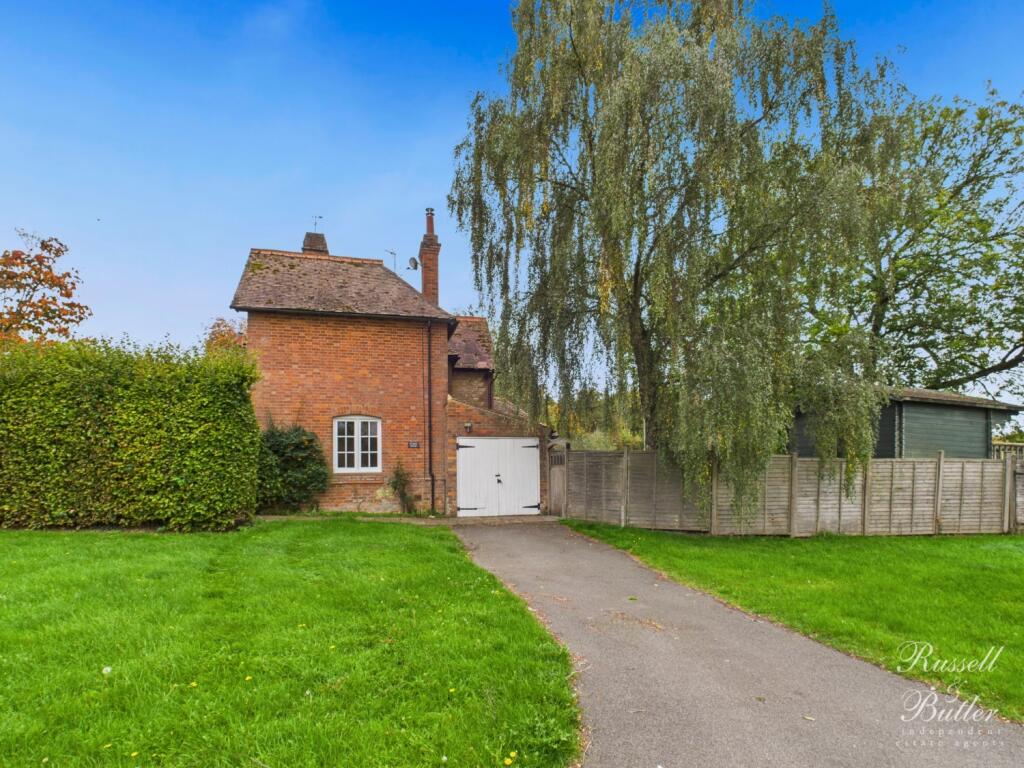 CAM02127G0-PR0350-STILL012