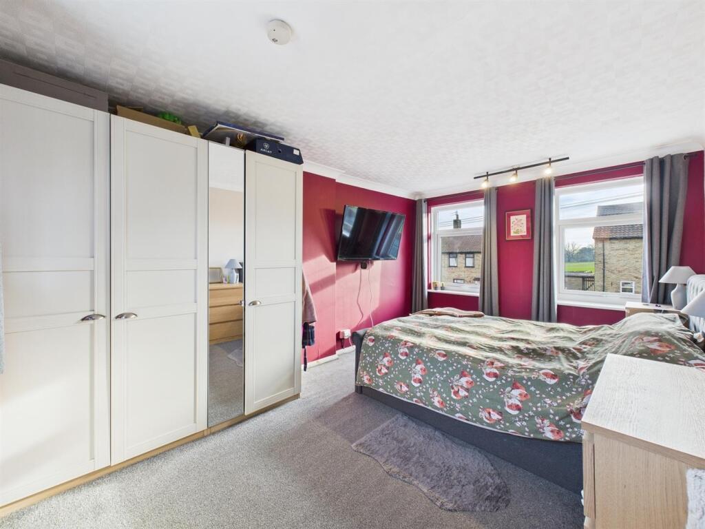 Bedroom:
