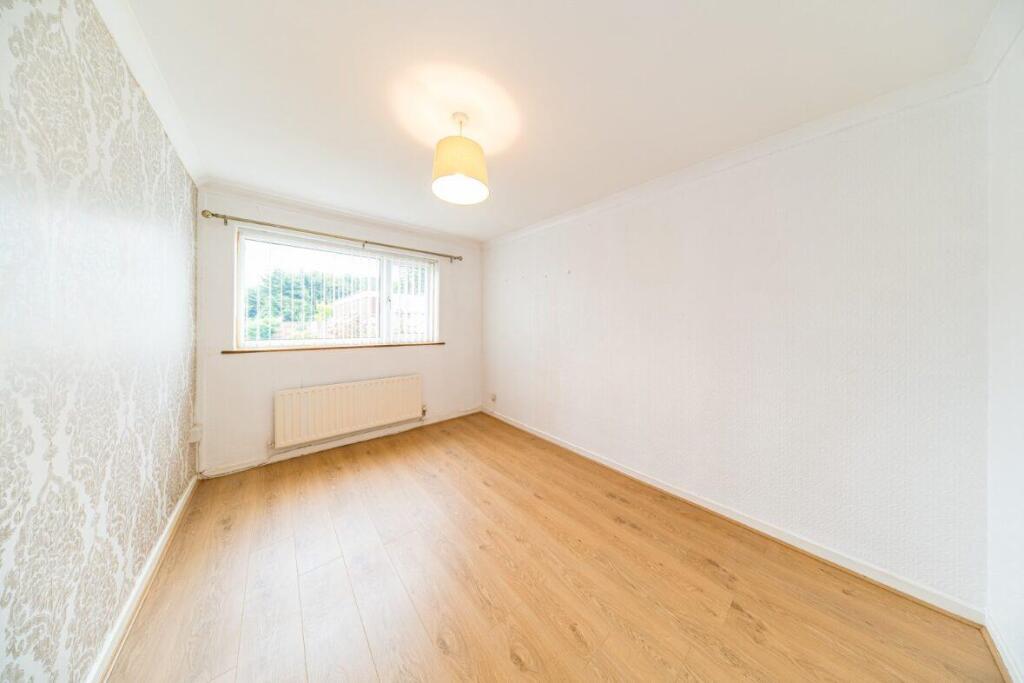 16 Tern Way bedroom 1.jpg