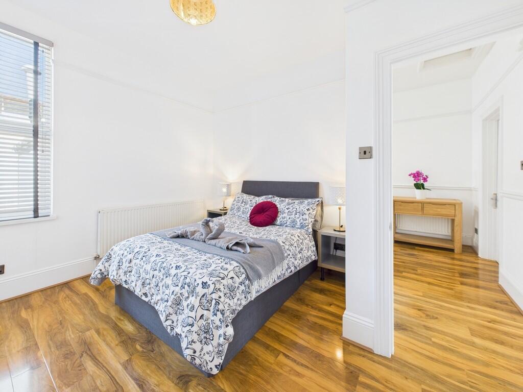 CAM03974G0-PR0120...