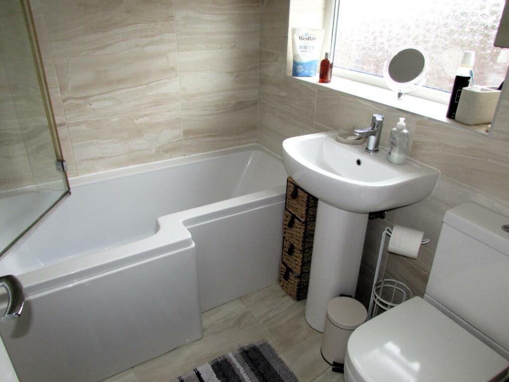 CambridgeRd73bath.JPG