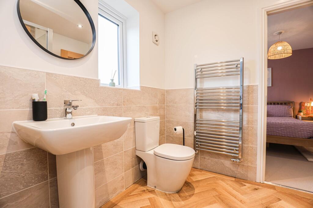 Jack &amp; Jill Shower Room