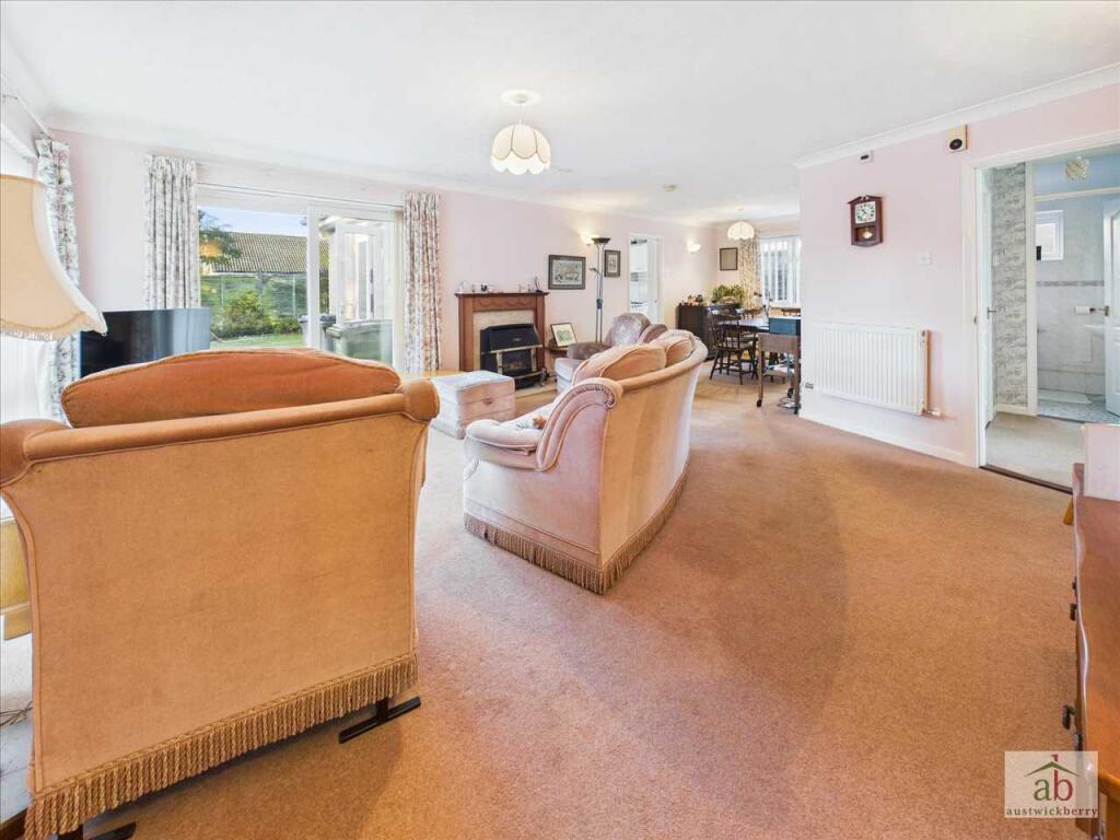 Lounge/dining room