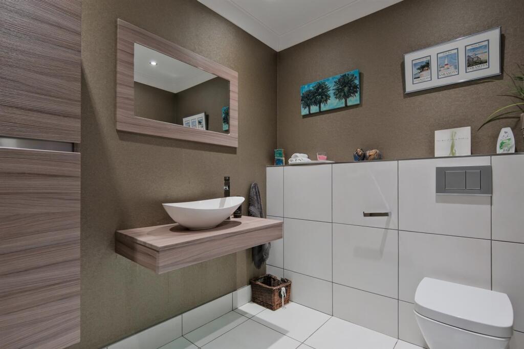 039-15 Cartland Rd, Lanark ML11 7RF.jpg