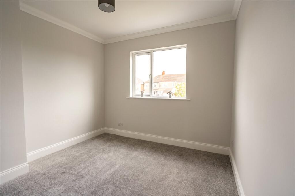 Bedroom 2 (2)