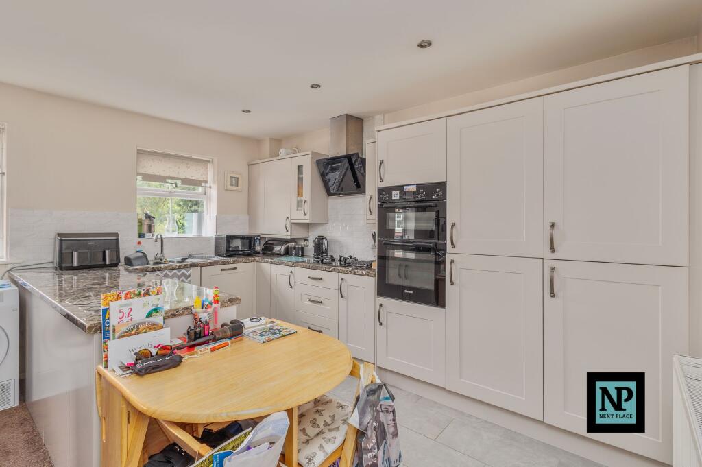 Open Plan Kitchen /  Living Room Diner