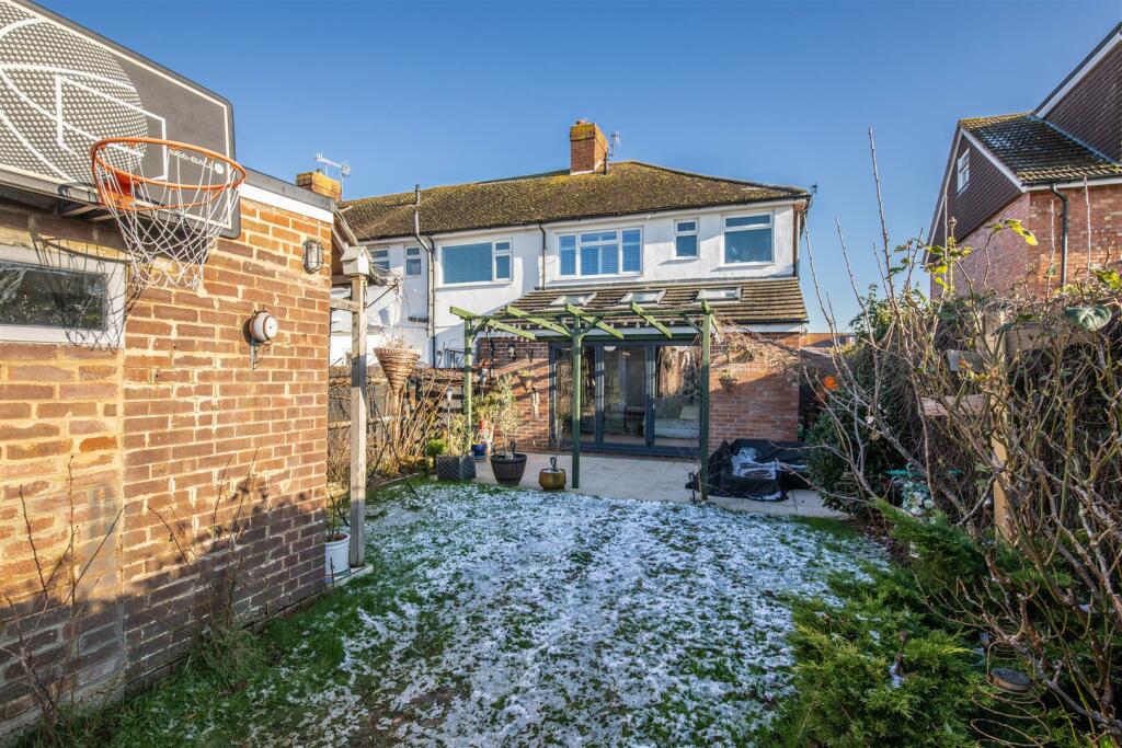 53 Cranleigh Road11.jpg