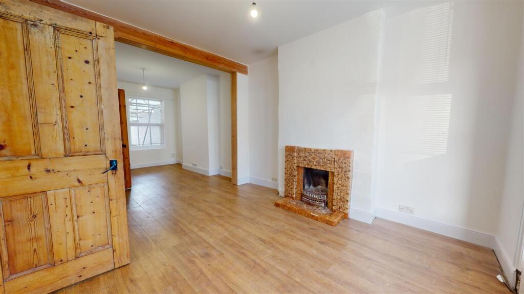 Living-Room (12).jpg