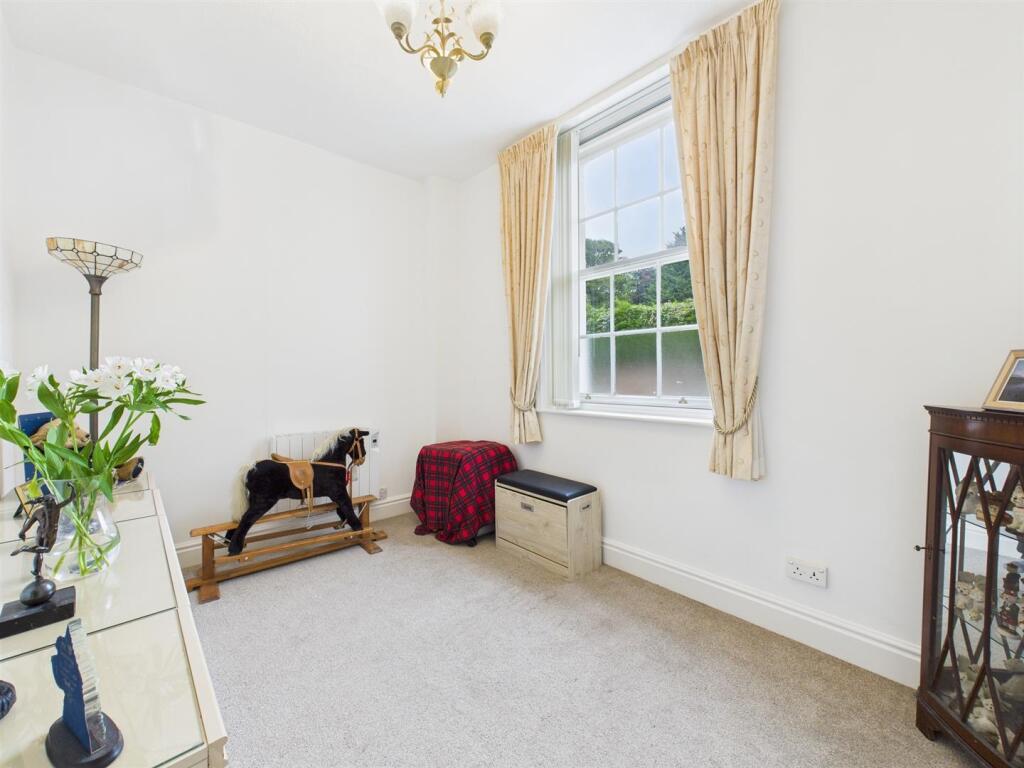 Bedroom: