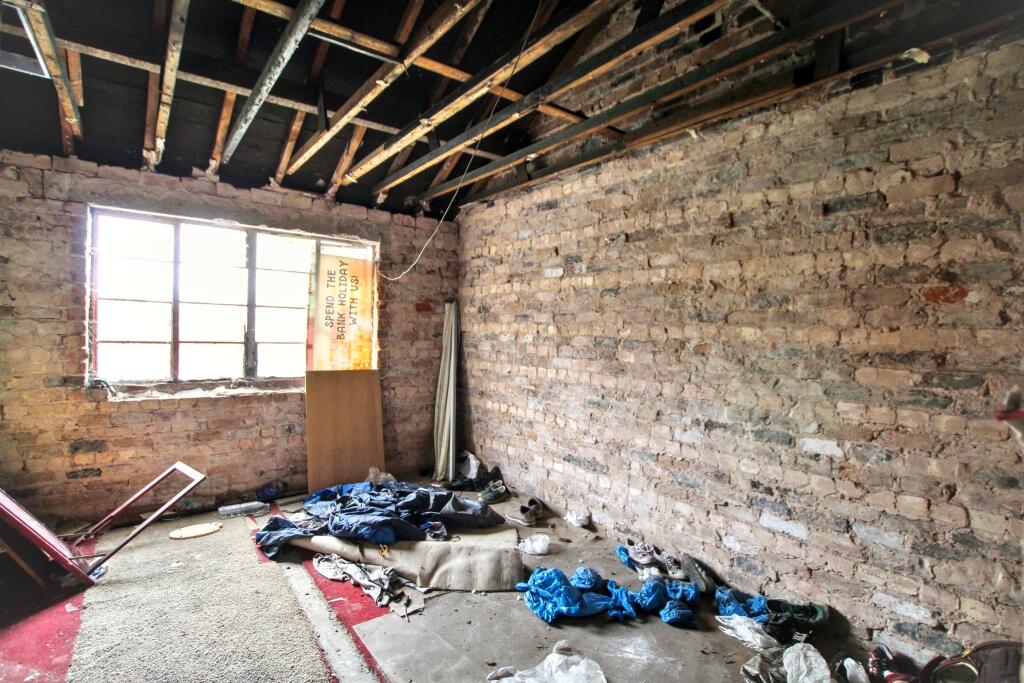 18 T202505091038.jpg