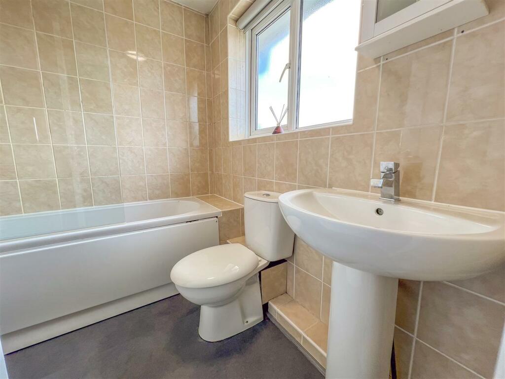 Bettina Close - Image-2.jpg