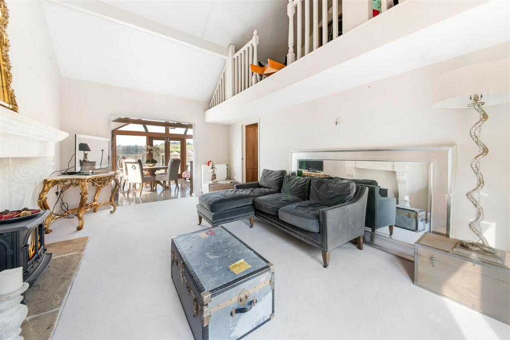 COACH HOUSE SITTING ROOM