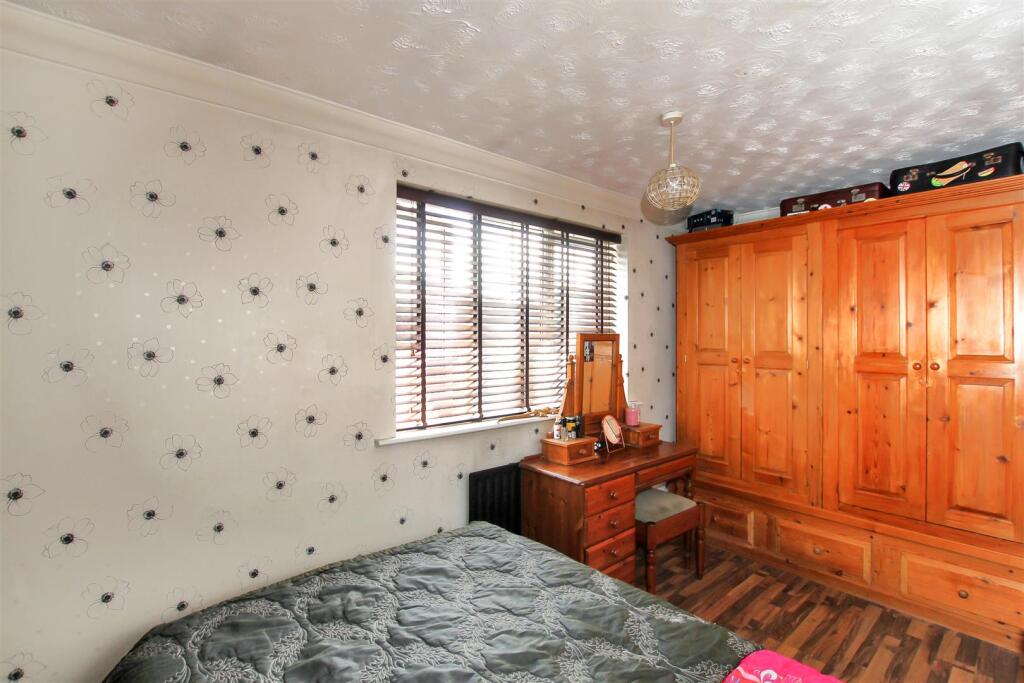 Bedroom One - b.JPG