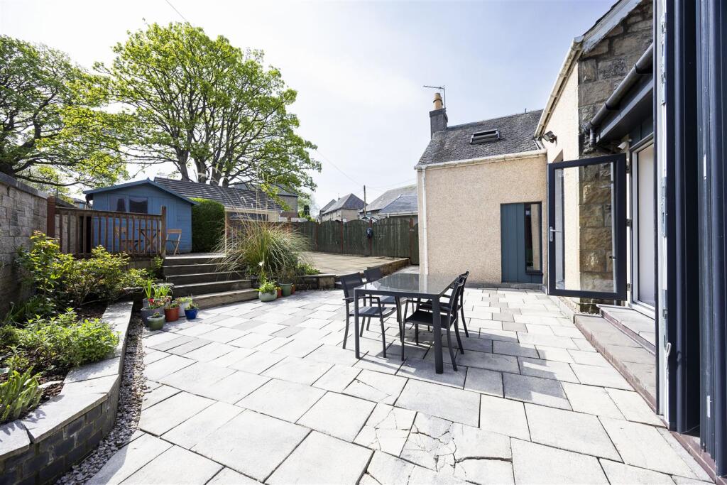 1_GALLOWHILL_ROAD_LENZIE_005.JPG
