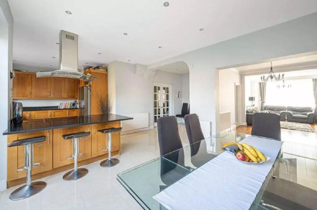 KITCHEN &amp; DINING ROOM.JPG