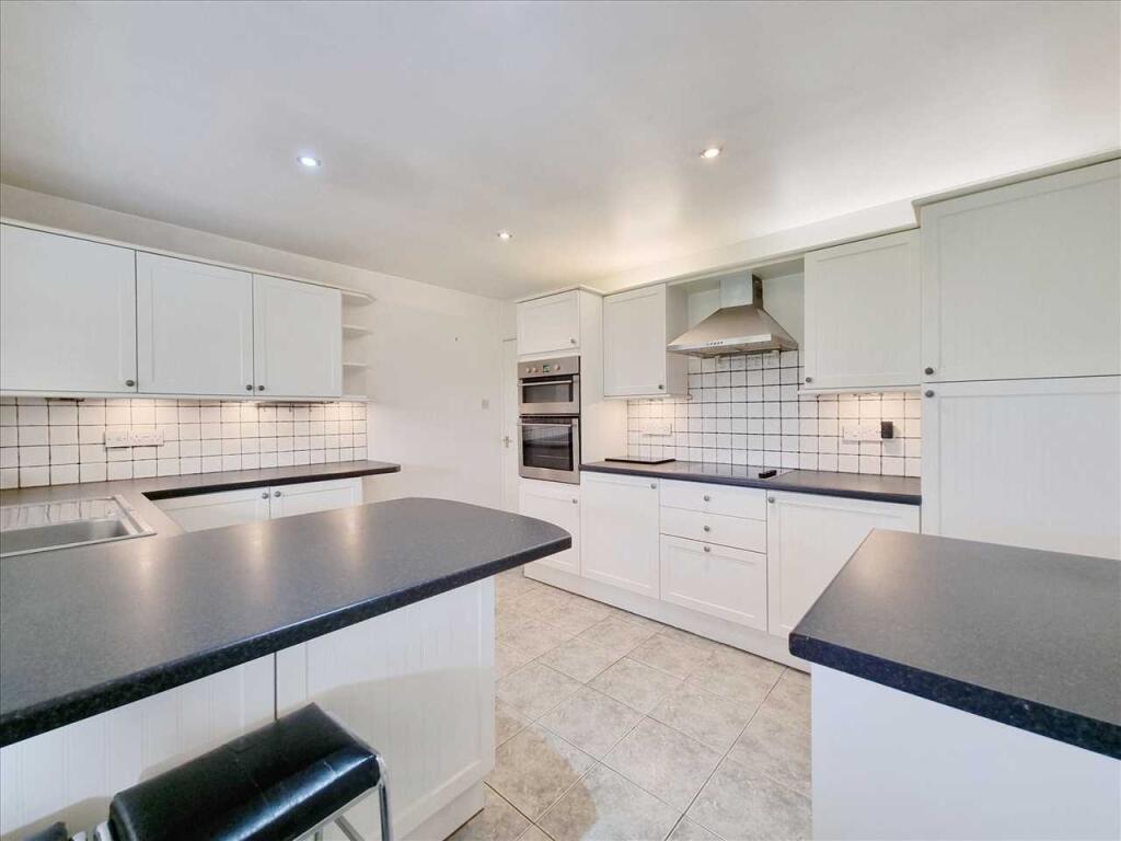 Kitchen: