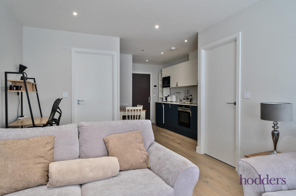 4e96ad6d-33a8-48e...