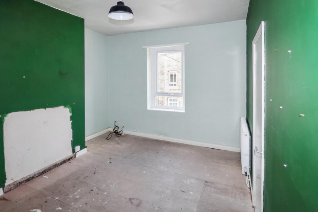 10 Claremont Street, Sowerby Bridge, West Yorkshire, HX6 2PD