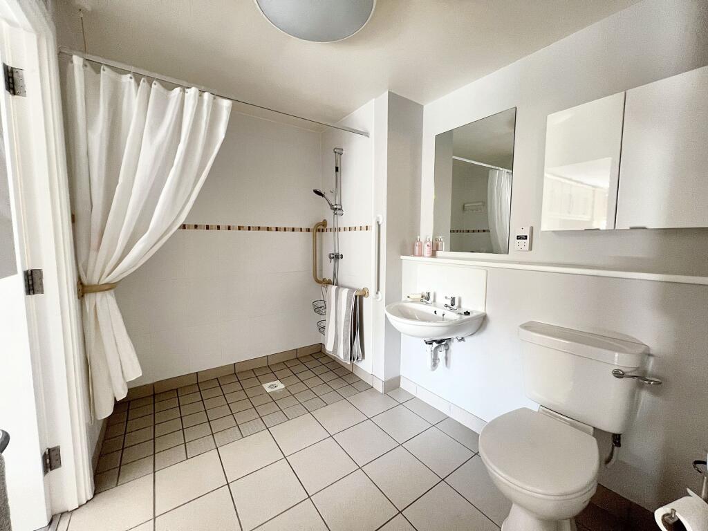 WET ROOM