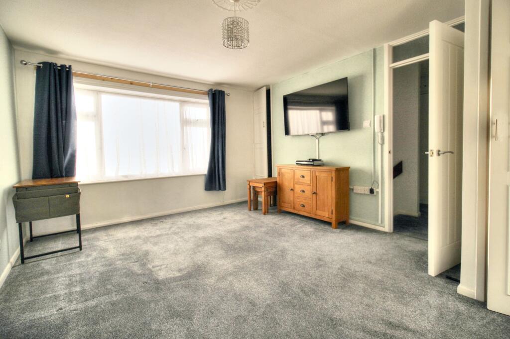 Lounge/ Dining Room
