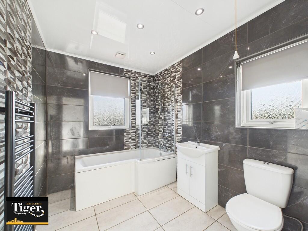 CAM02176G0-PR0508...