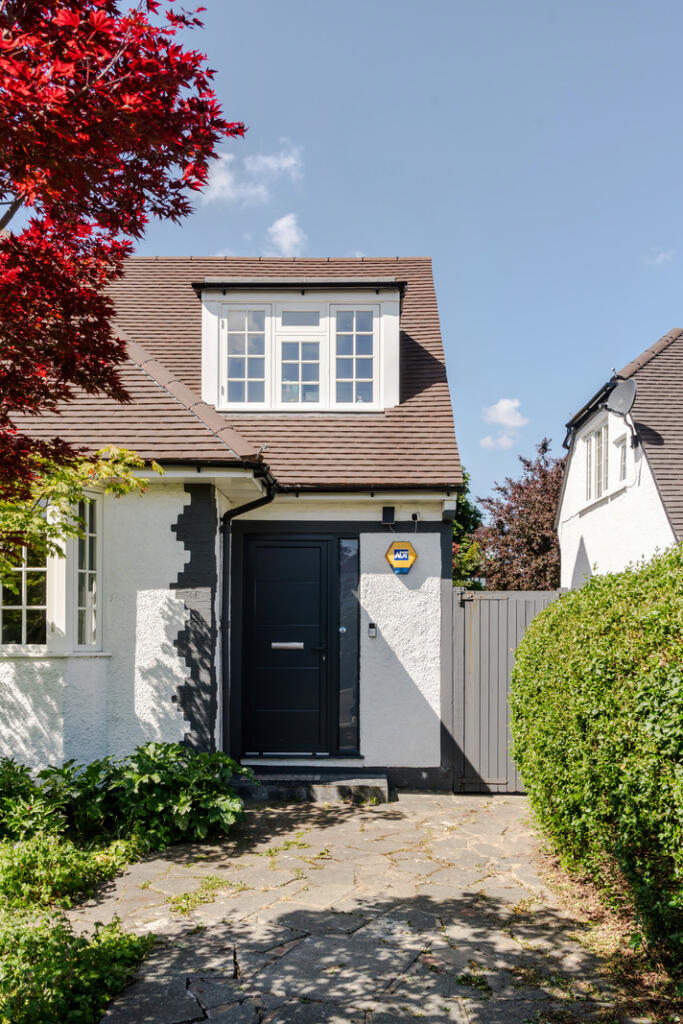 287849 - 13 Purley Avenue-1.jpg