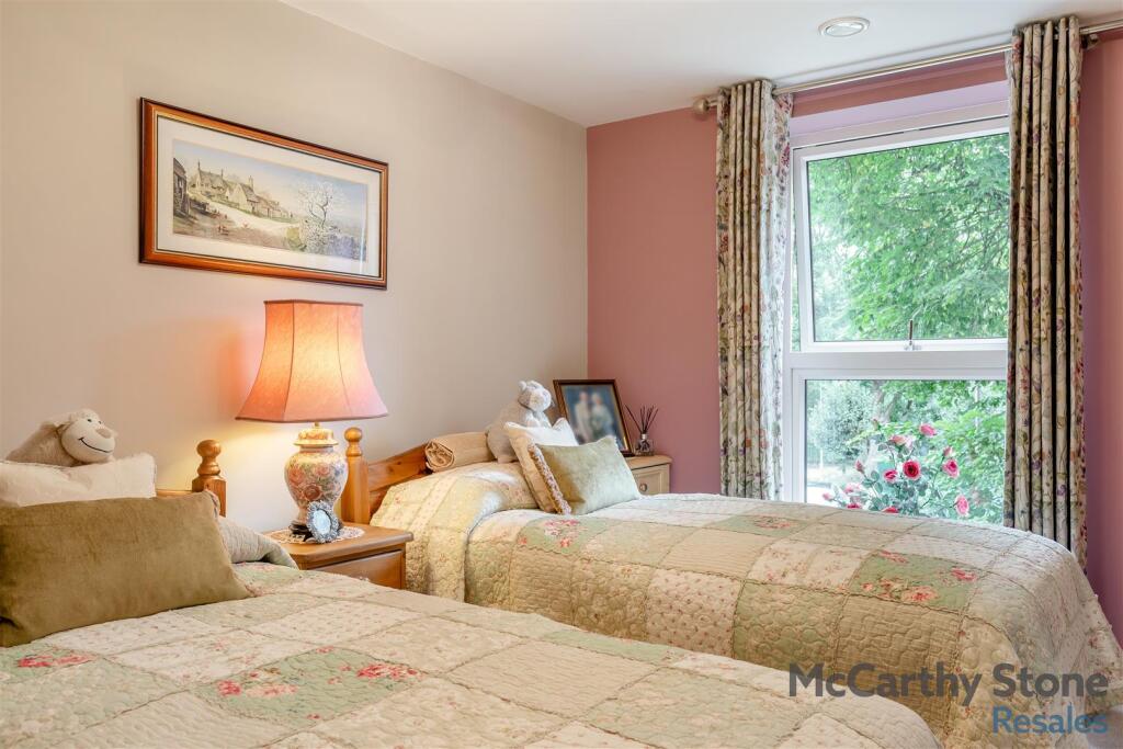 8661999-interior10.jpg
