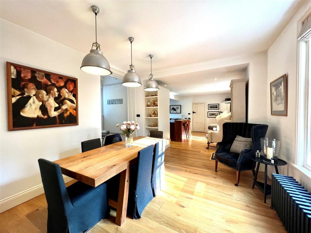 Dining Area.jpg
