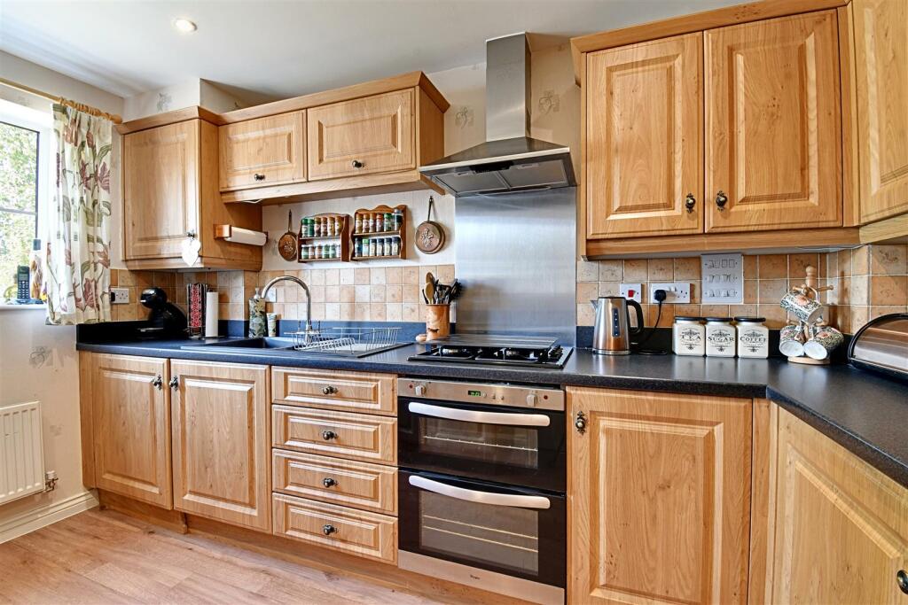 Kitchen 3.jpg