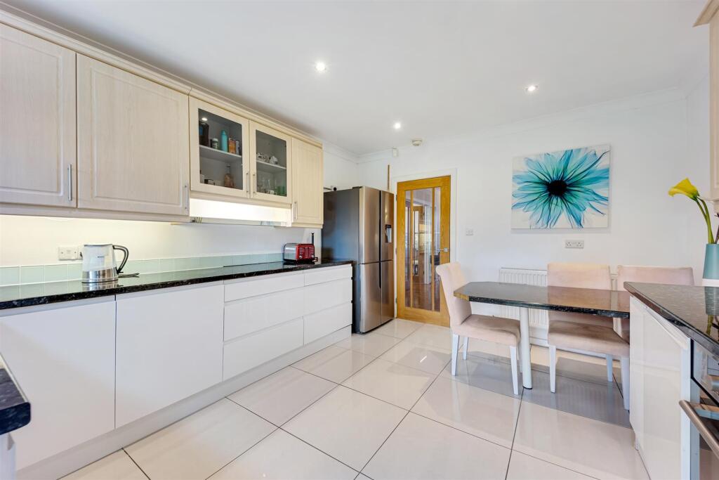 37 Ormskirk Road kitchen 3.jpg