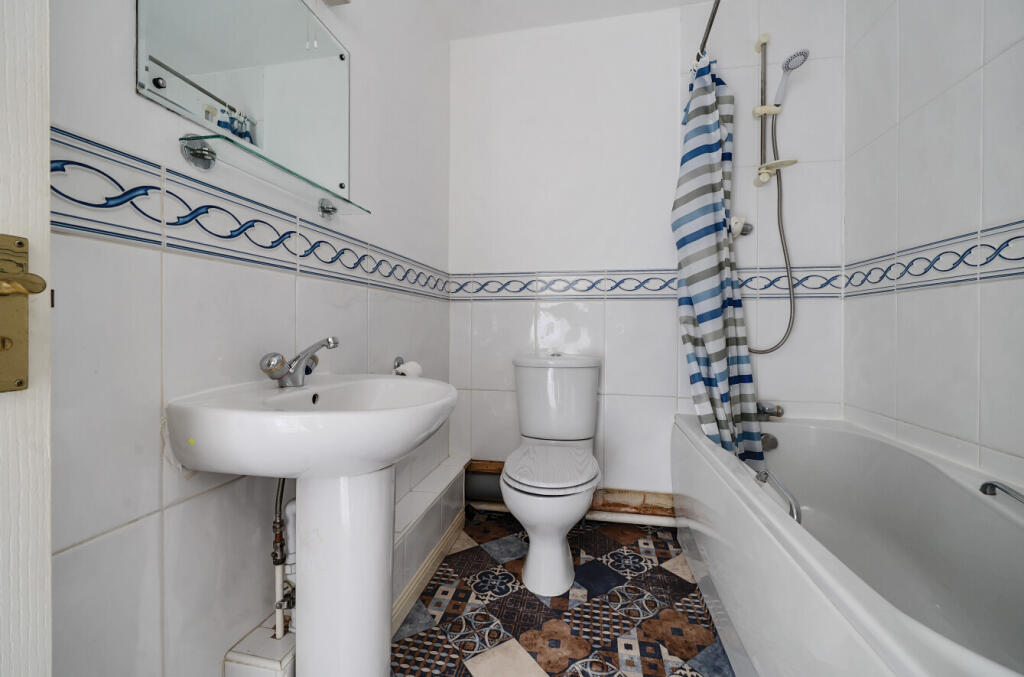 1334416-27-689257...