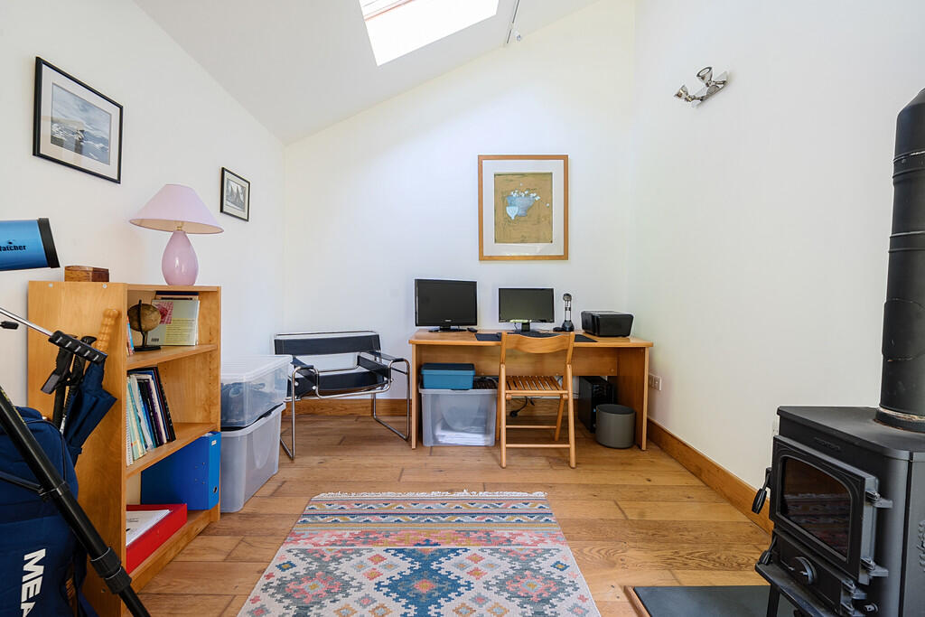  Adjoining annexe...