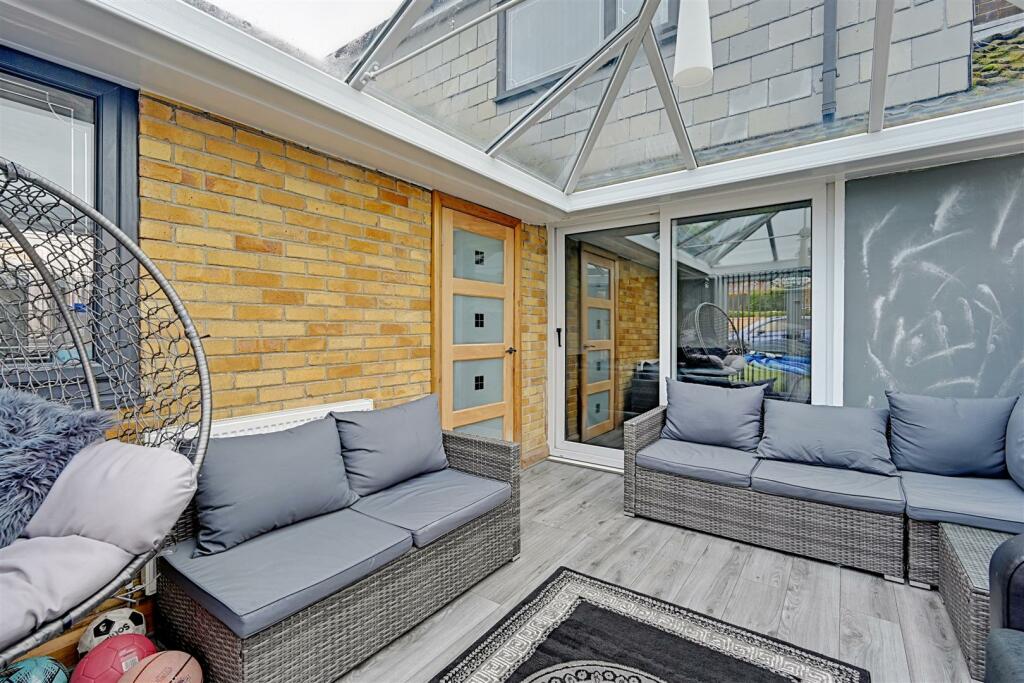 11-e1d8PHDEA - 17 Sandhill Lane - 079.jpg