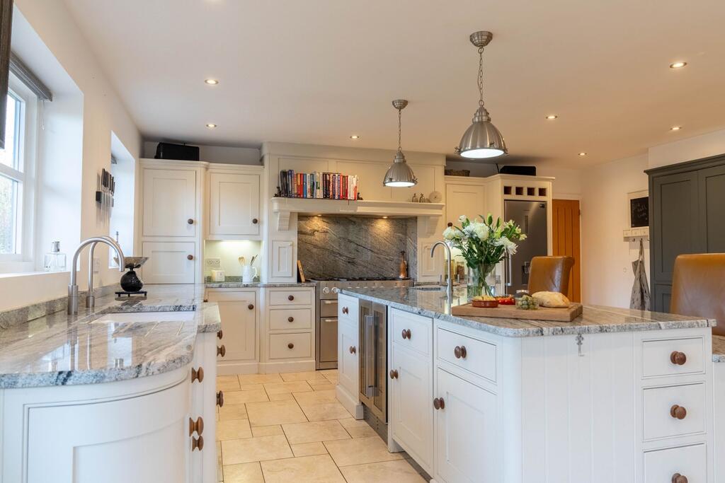 Ample storage and worktop space
