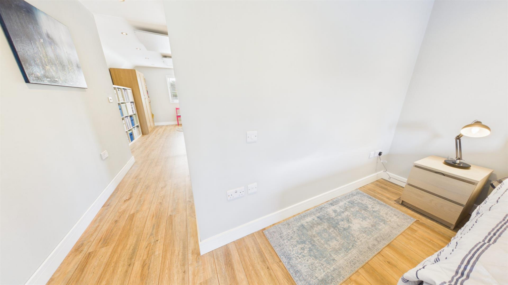 Hallway from Master Bed to Dressing Room.png