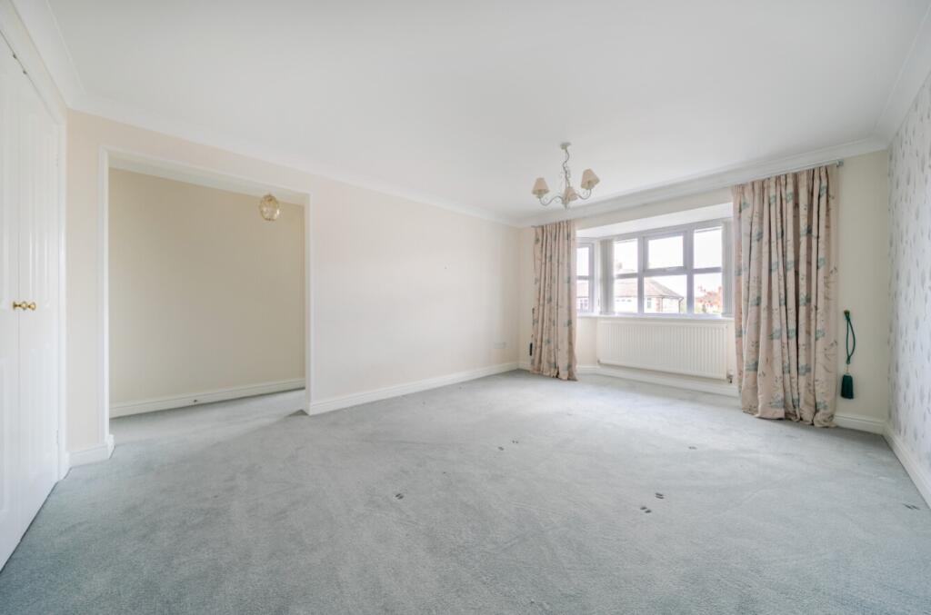 1374008-21-6900d1340e85d