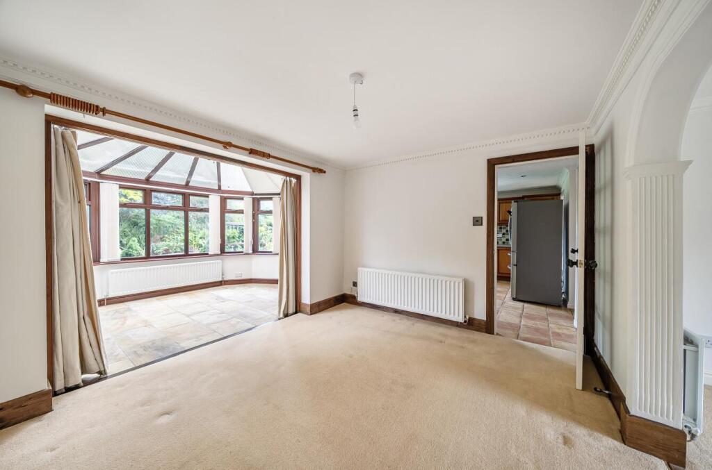 27 Spring Lane, Flore
