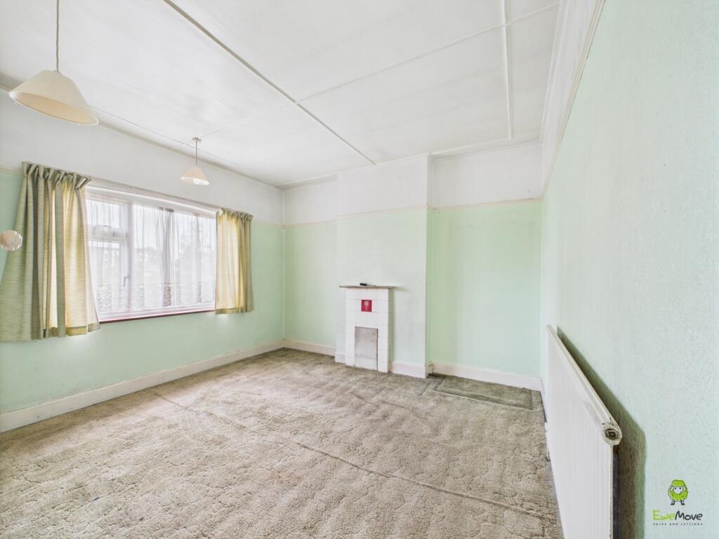 CAM03779G0-PR0264-STILL003