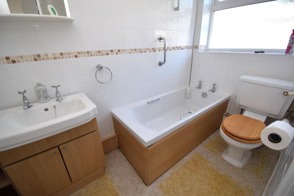 Bathroom.JPG