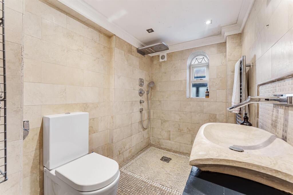 GF Shower Room