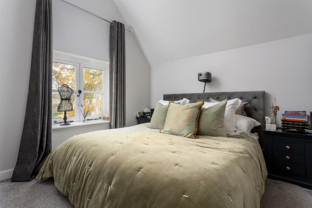 32 - 23 Querns Lane - GL7 1RL - Web.jpg