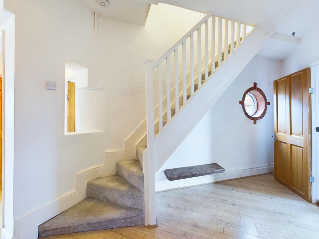 CAM03162G0-PR0137-STILL004