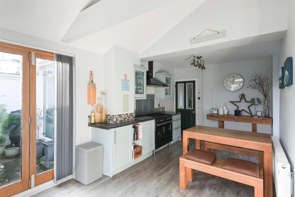 COMMONFIELD ROAD (12).jpg